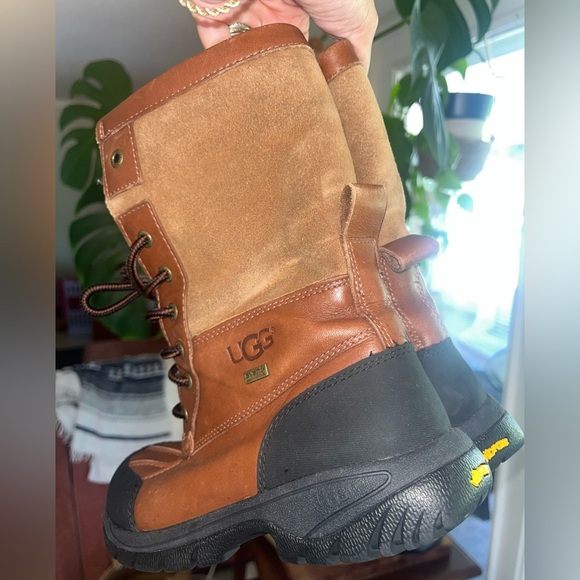 UGG Chestnut Leather and Suede Boots - Picture 13 of 14